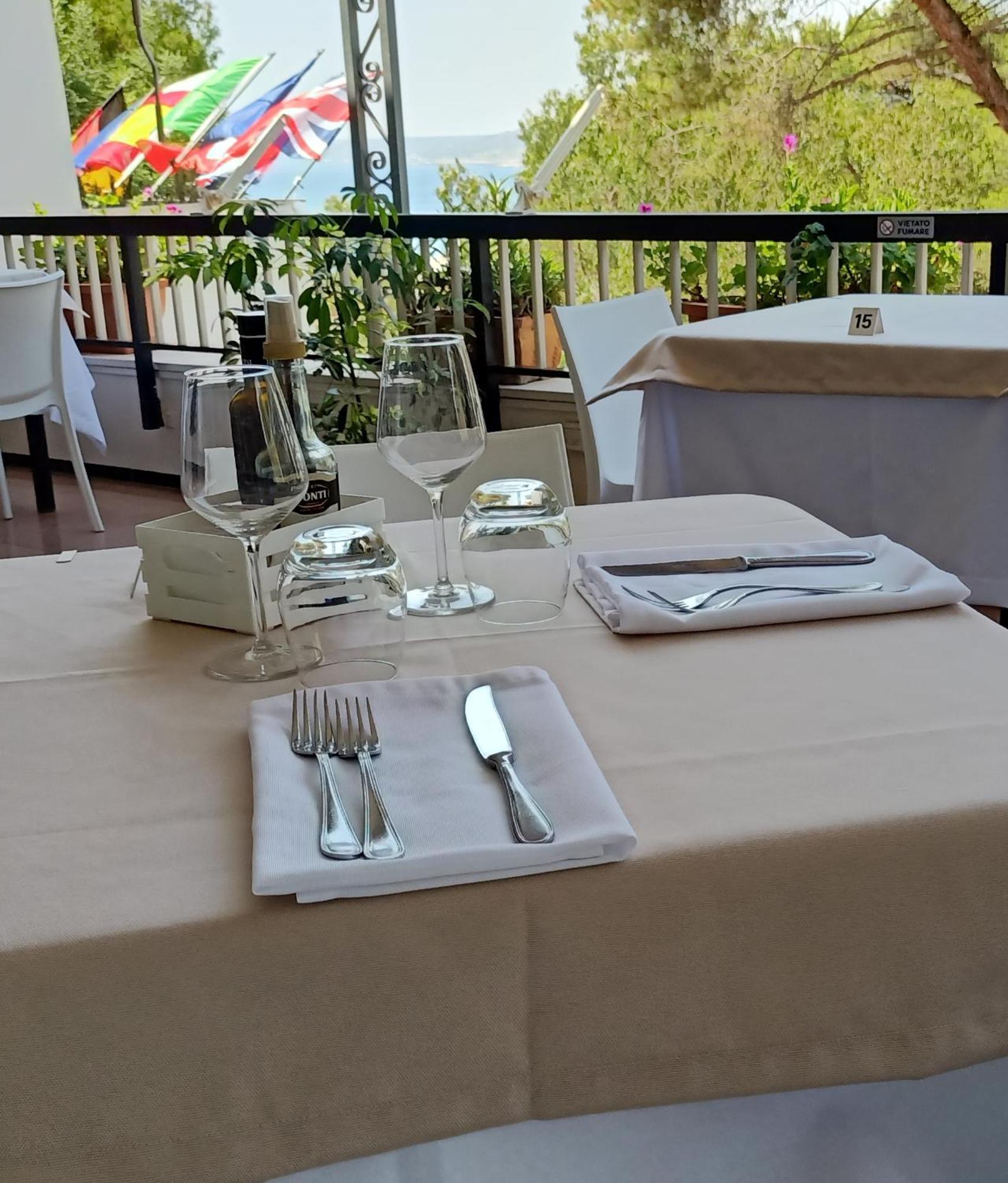 Hotel Degli Ulivi Castro  エクステリア 写真